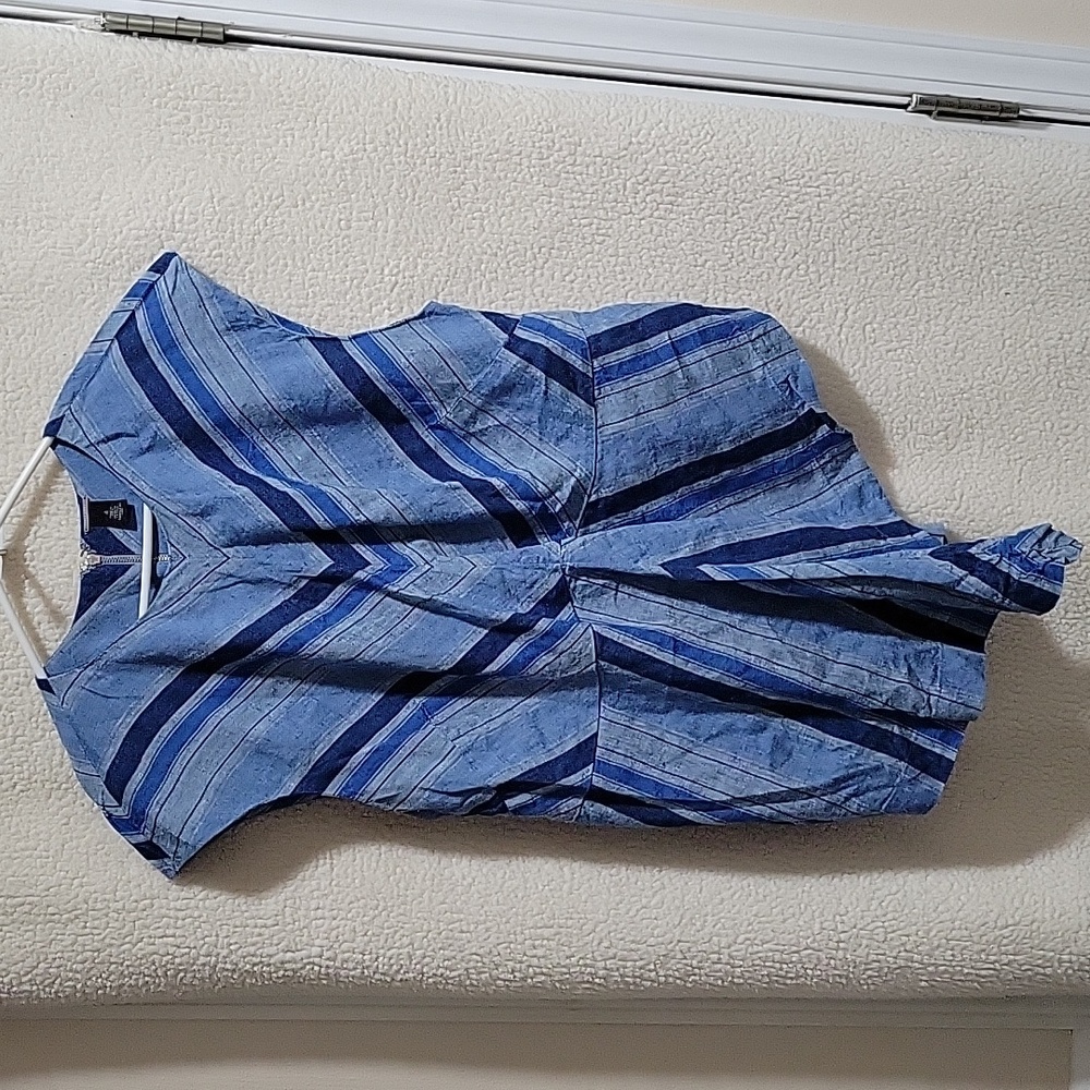 Sleeveless tunic